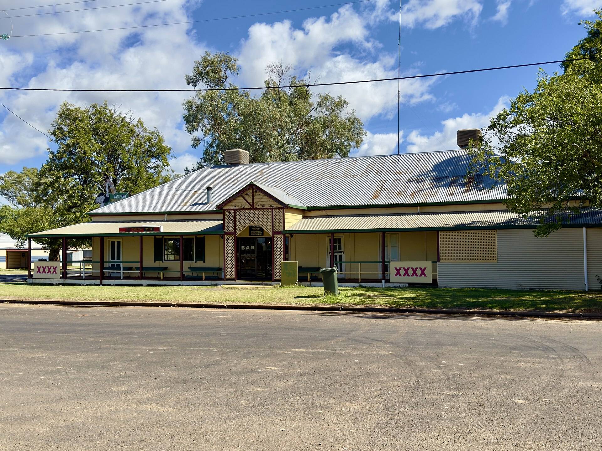 Mungallala Hotel Caravan Park — Mungallala, QLD
