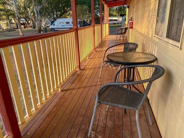 Bailey Bar Caravan Park in Charleville, QLD — photo 2