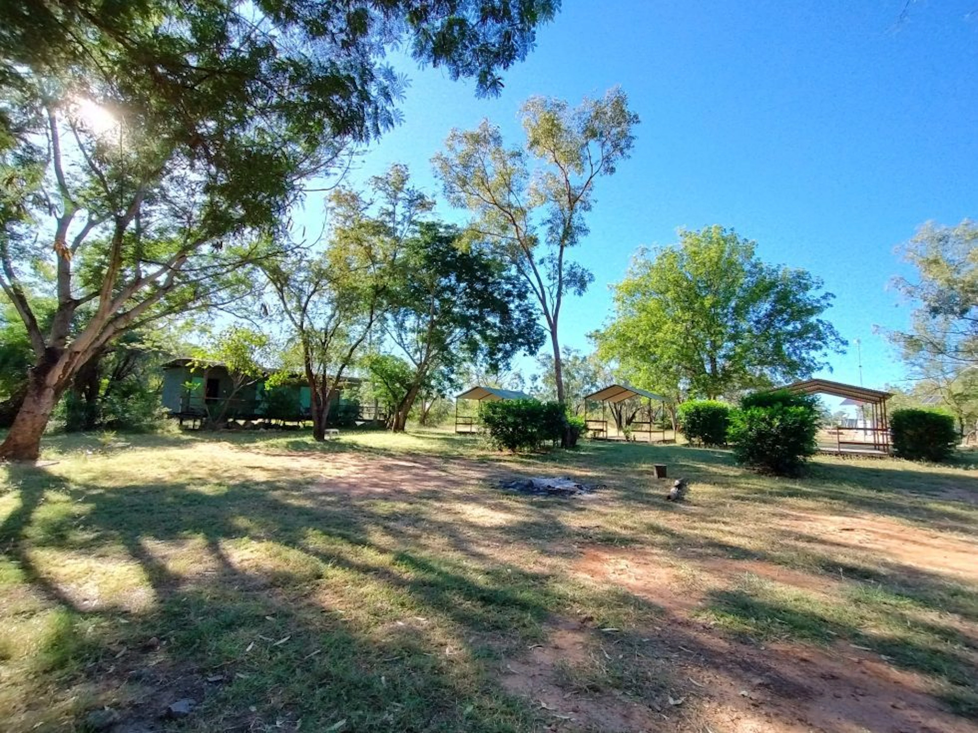 Adels Grove Caravan Park in Lawn Hill, QLD — photo 4