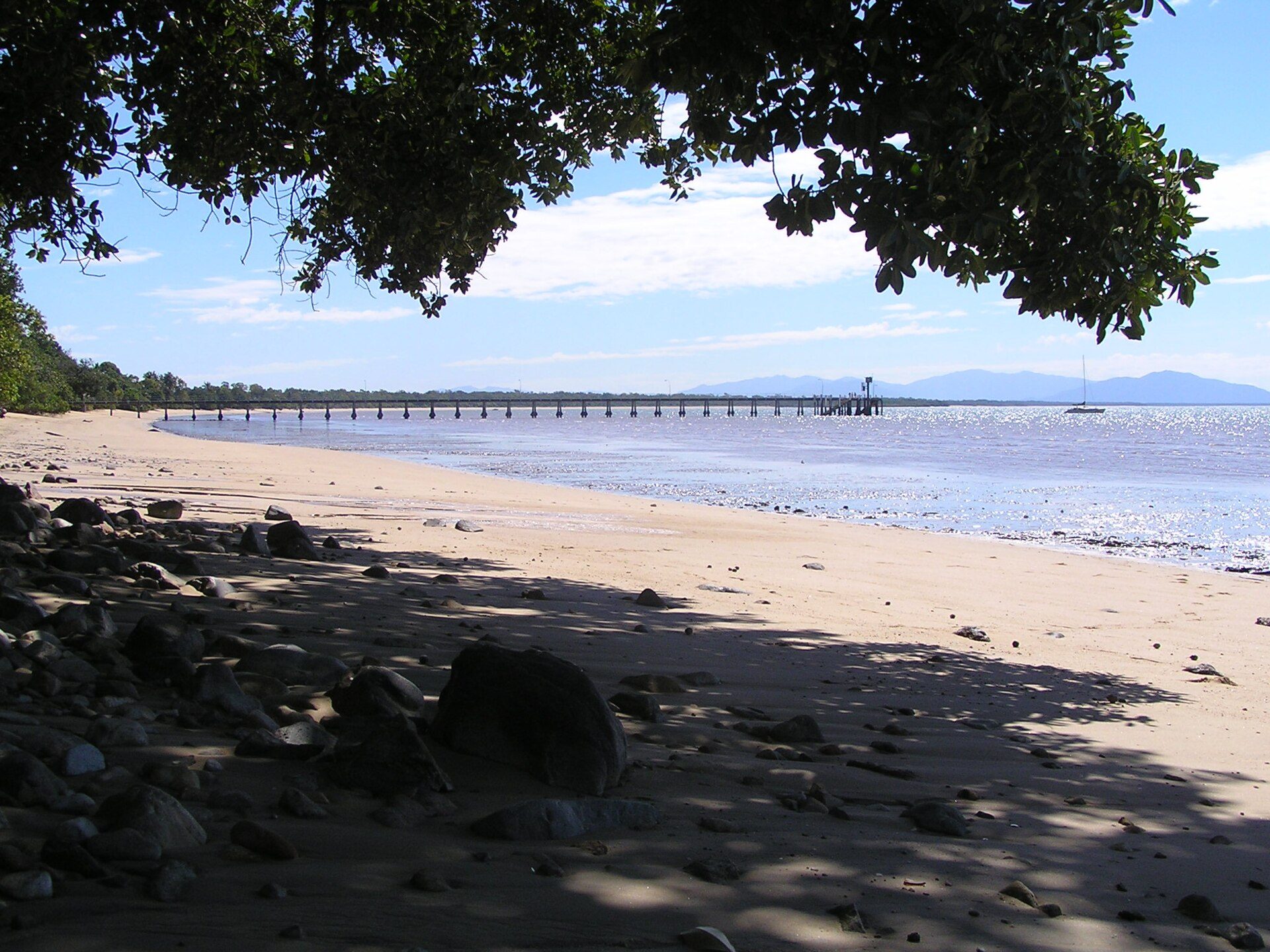 Cardwell Beachcomber Motel and Tourist Park in Cardwell, QLD — photo 2
