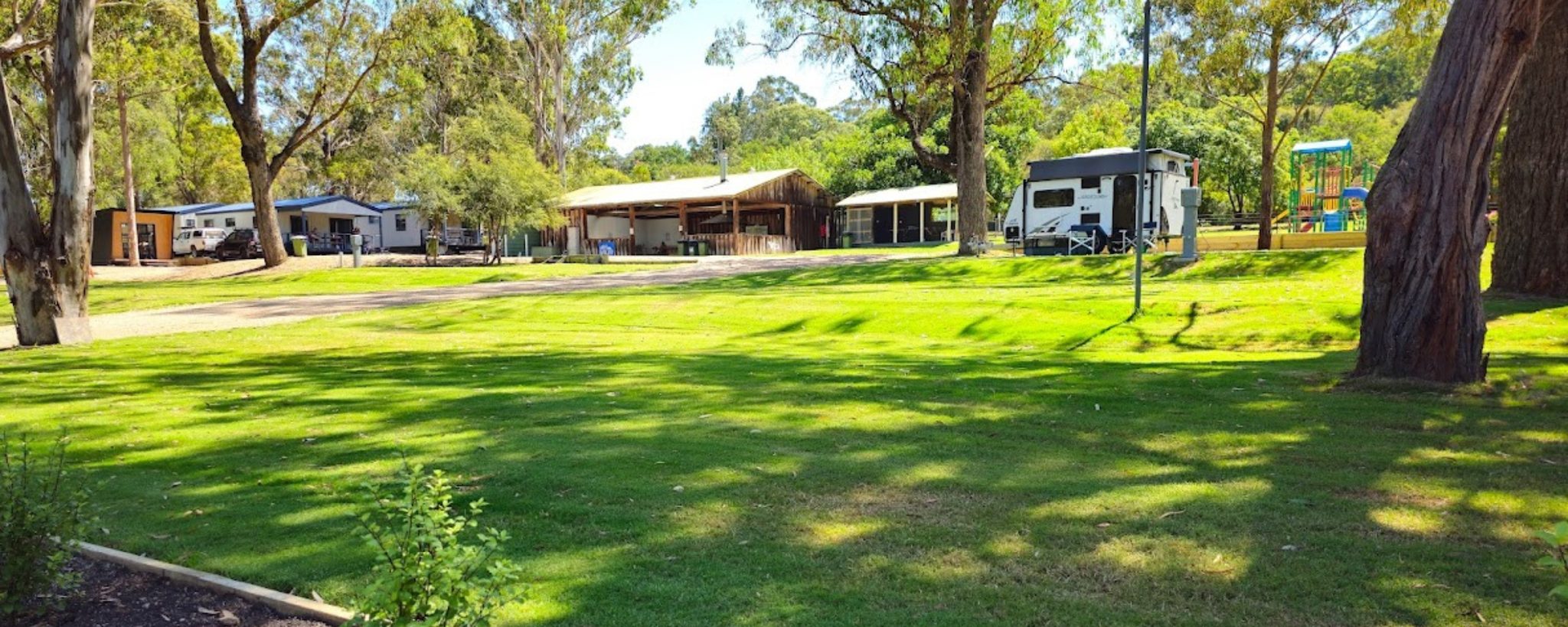 Lakes Bushland Caravan Park — Nicholson, VIC