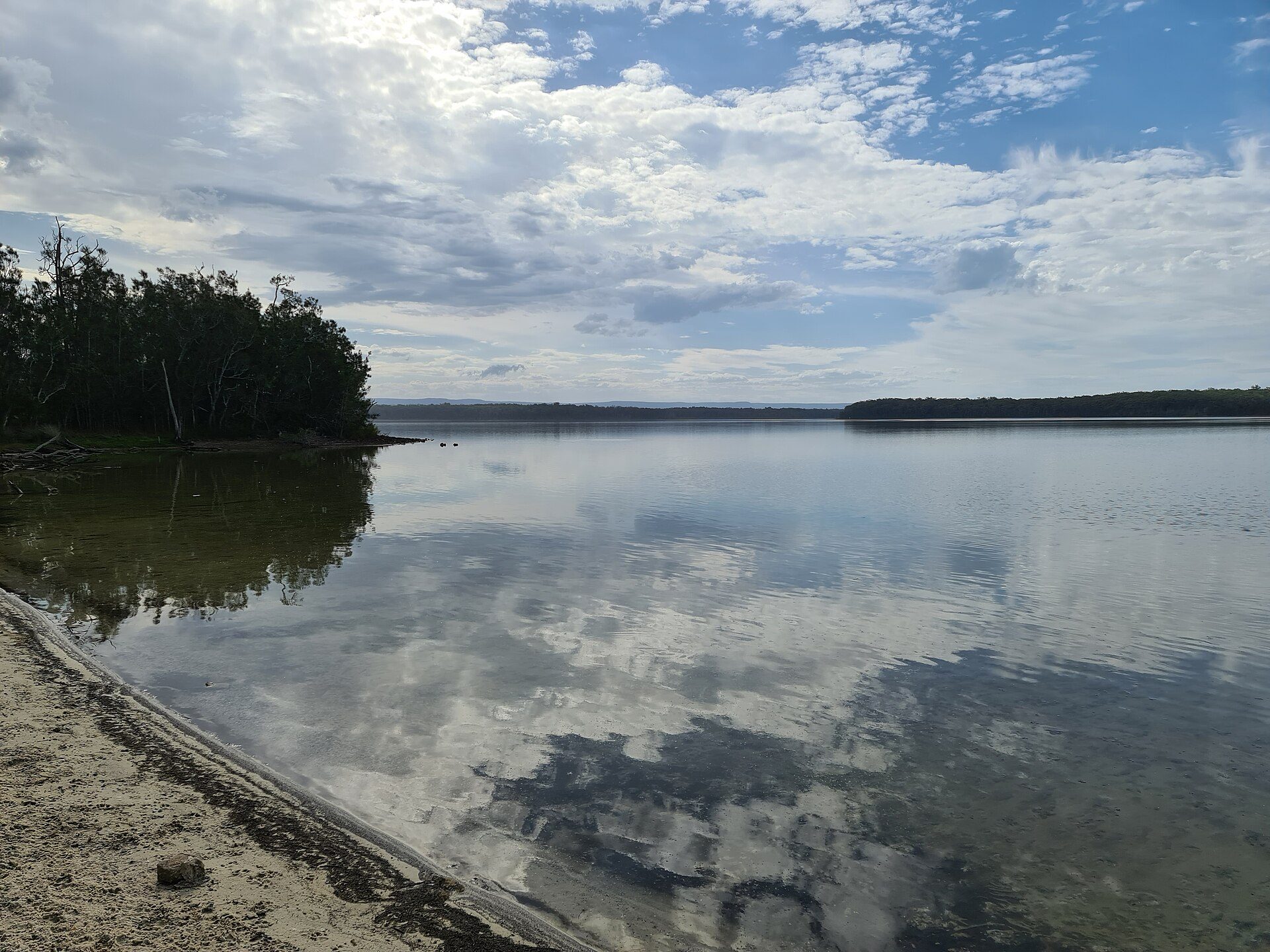 Swan Lake Tourist Village in Cudmirrah, NSW — photo 1