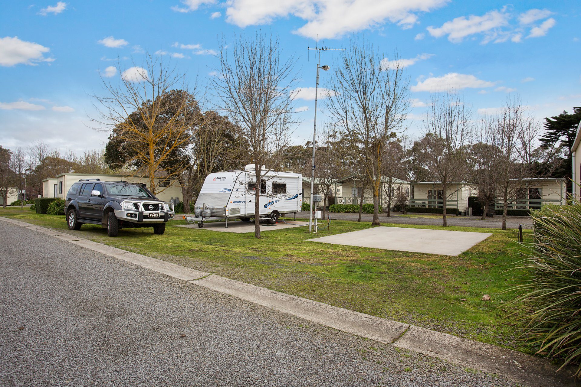 Lake Hamilton Motor Village and Caravan Park in Hamilton, VIC — photo 2