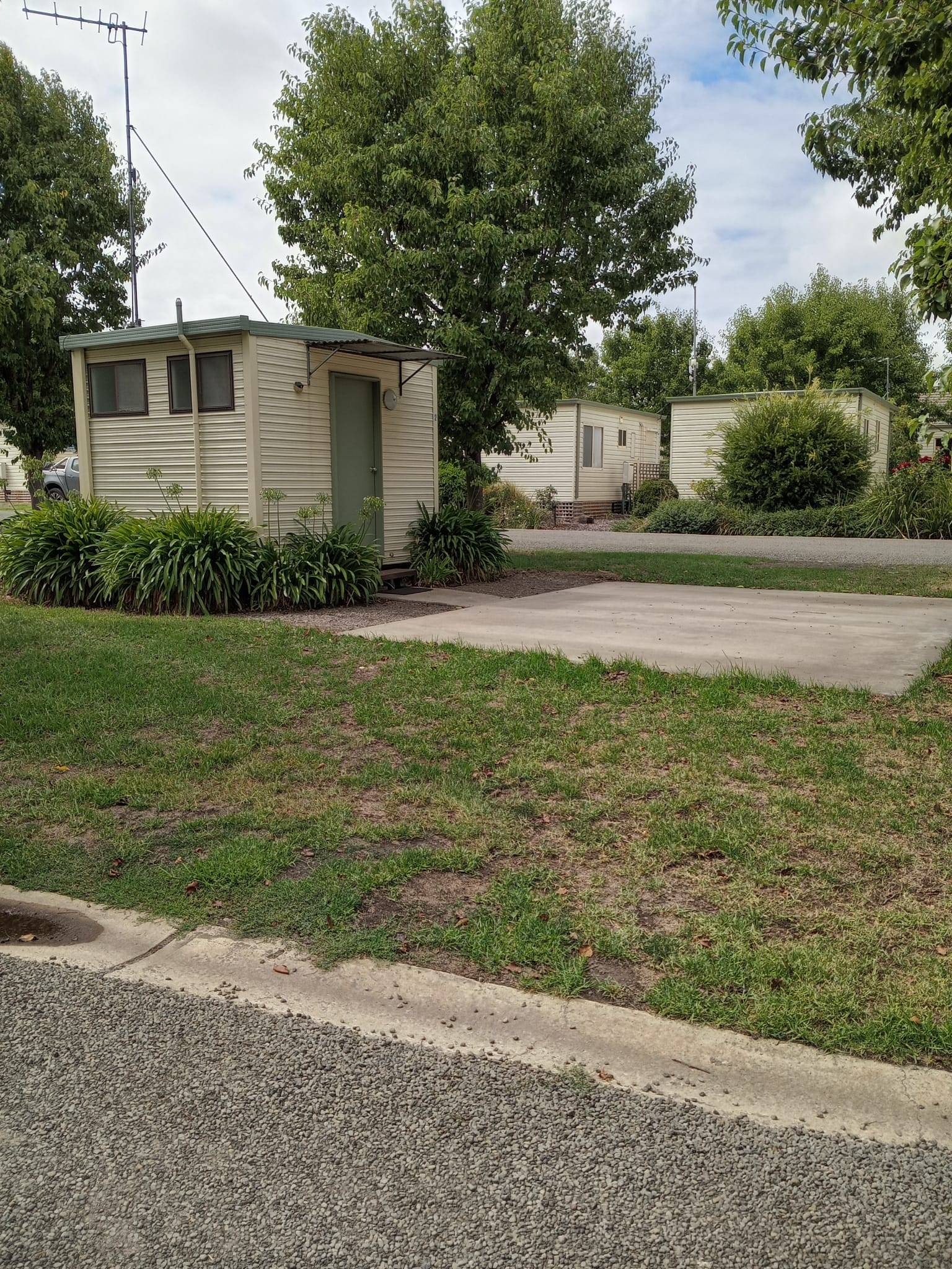Lake Hamilton Motor Village and Caravan Park in Hamilton, VIC — photo 5