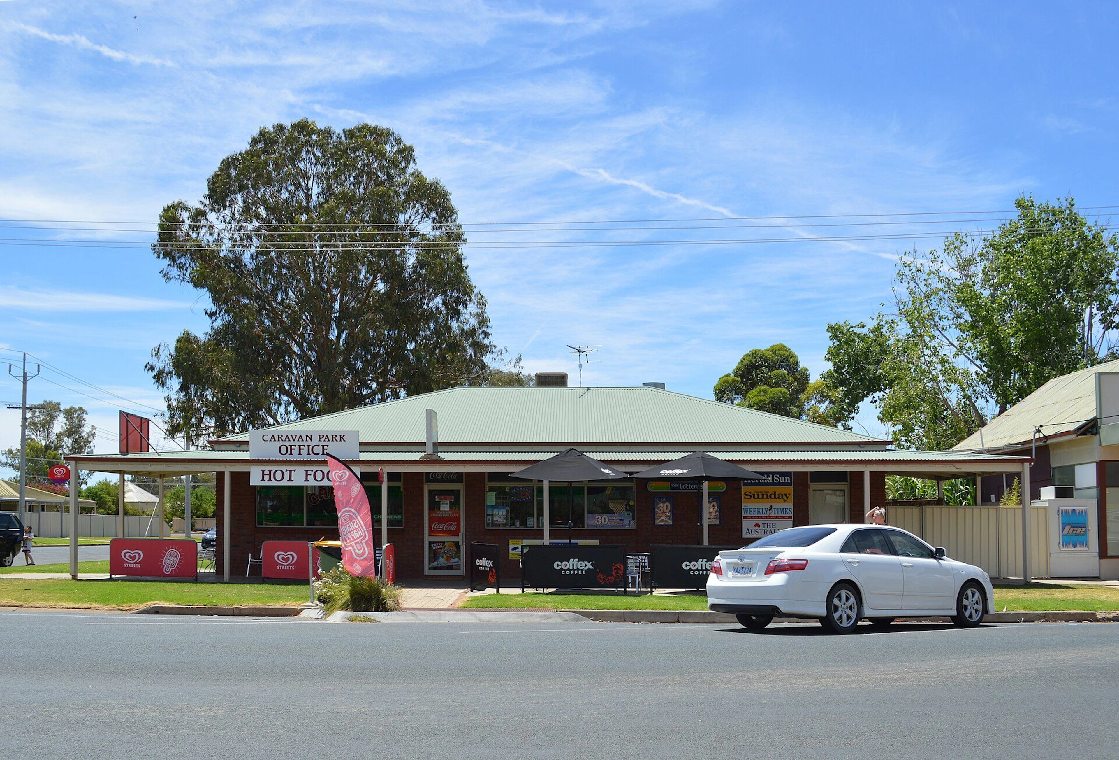 Euston Riverfront Caravan Park in Euston, NSW — photo 2