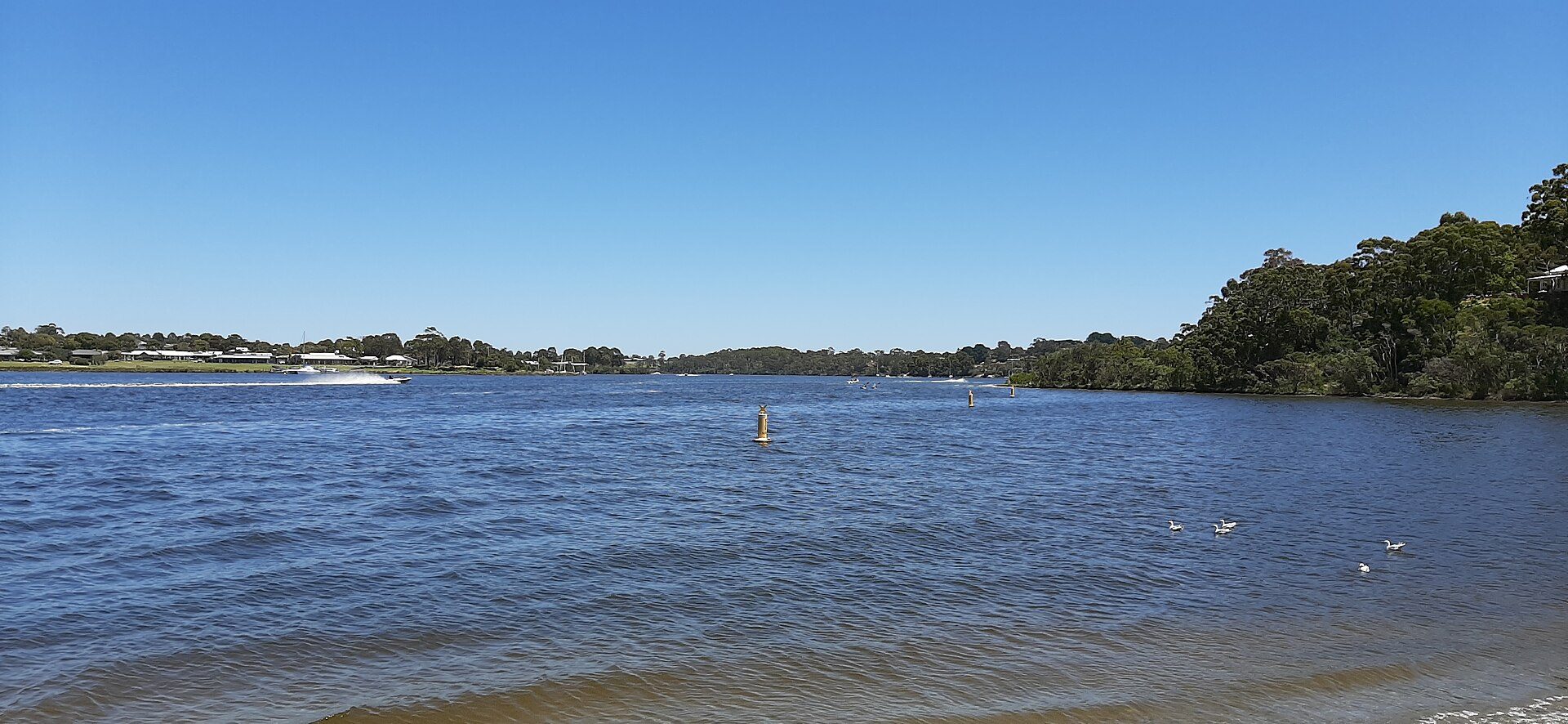 Resthaven Caravan Park — Paynesville, VIC