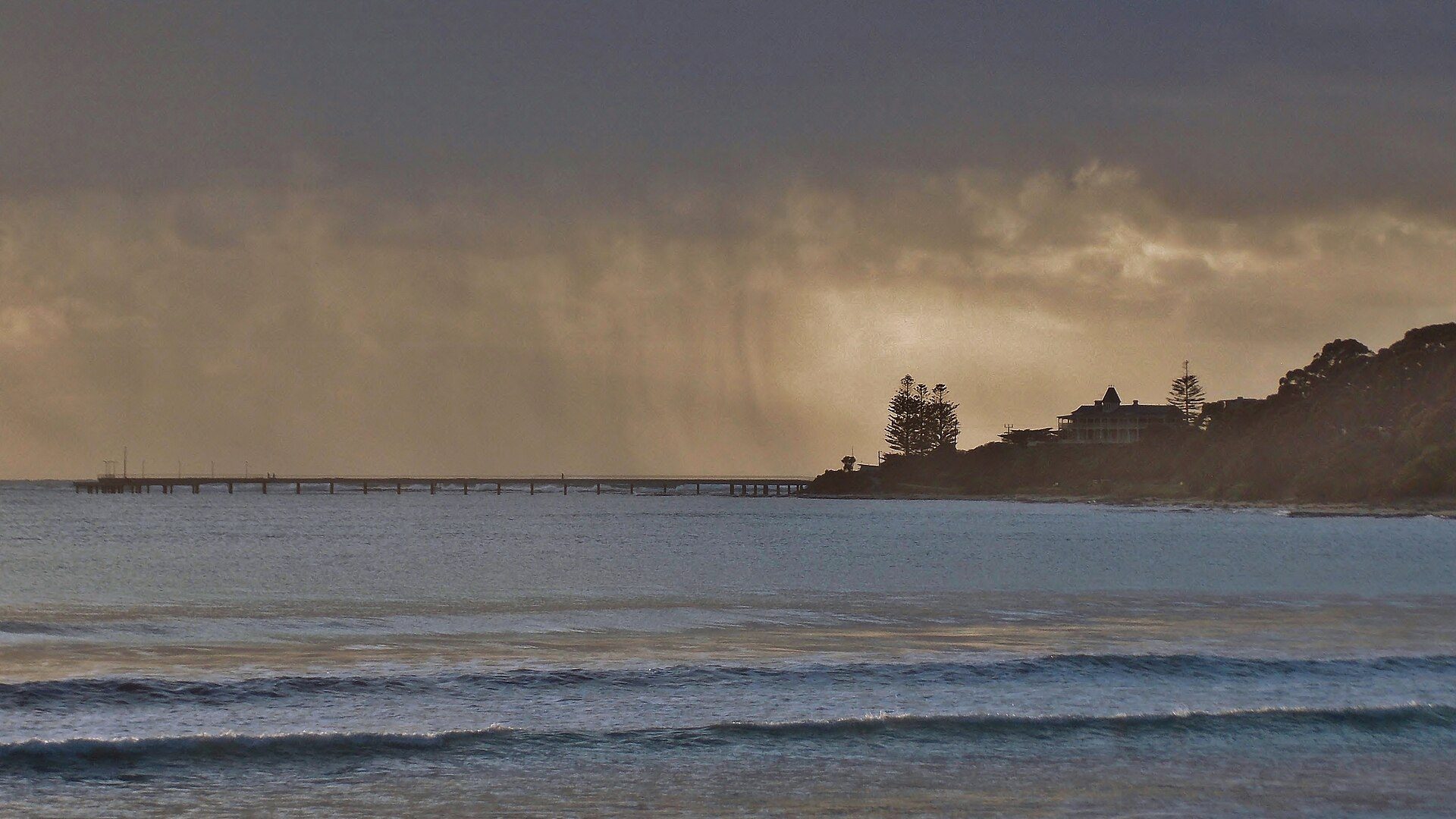Lorne Foreshore Caravan Park in Lorne, VIC — photo 3