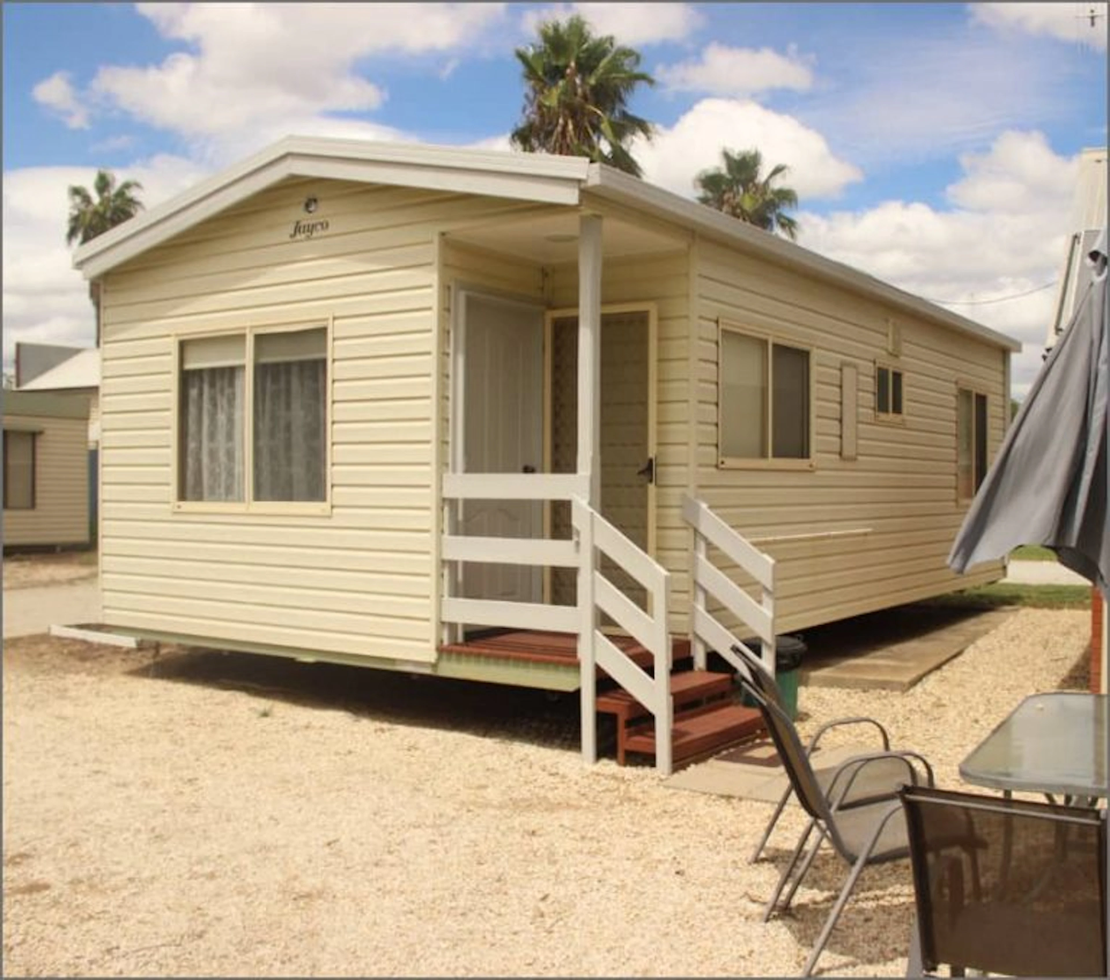 Deniliquin Pioneer Tourist Park in Deniliquin, NSW — photo 1