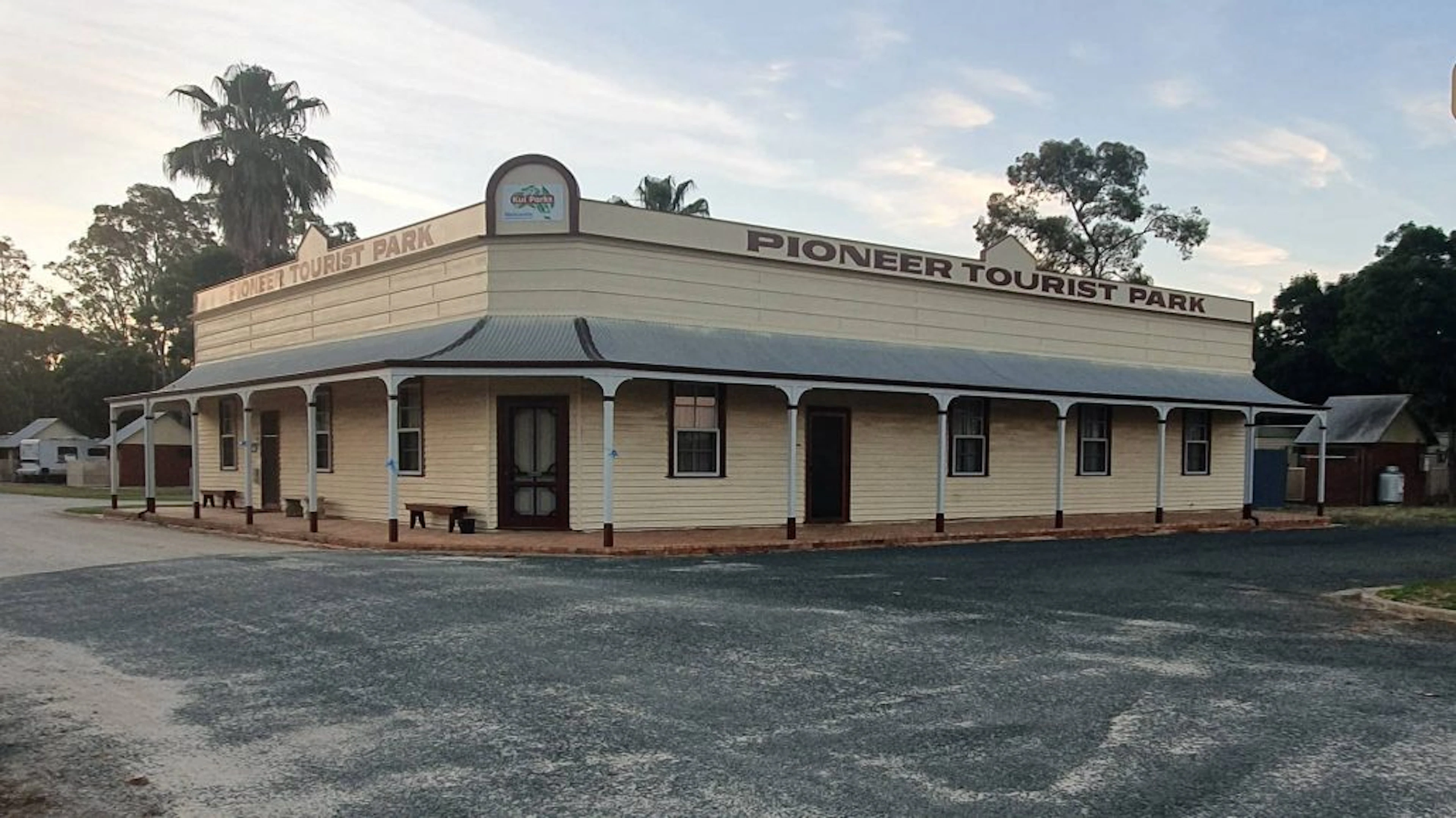 Deniliquin Pioneer Tourist Park in Deniliquin, NSW — photo 2