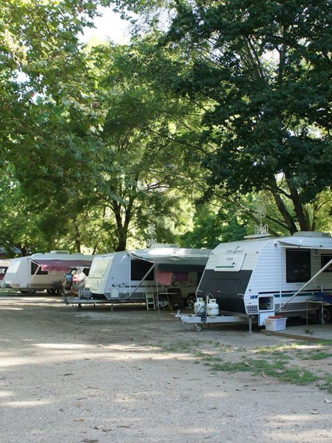 Arderns Caravan Park — Myrtleford, VIC