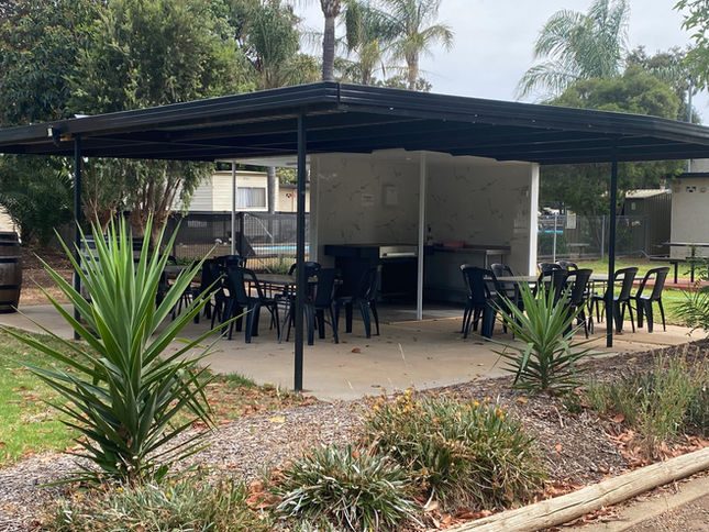 Griffith Tourist Caravan Park in Griffith, NSW — photo 1