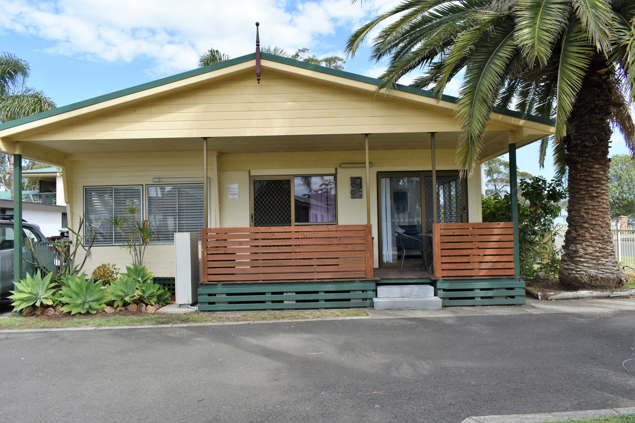 Sussex Palms Holiday Park in Sussex Inlet, NSW — photo 1