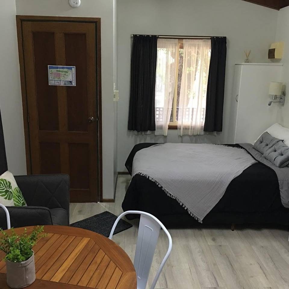 Gradys Riverside Retreat in Burrier, NSW — photo 5