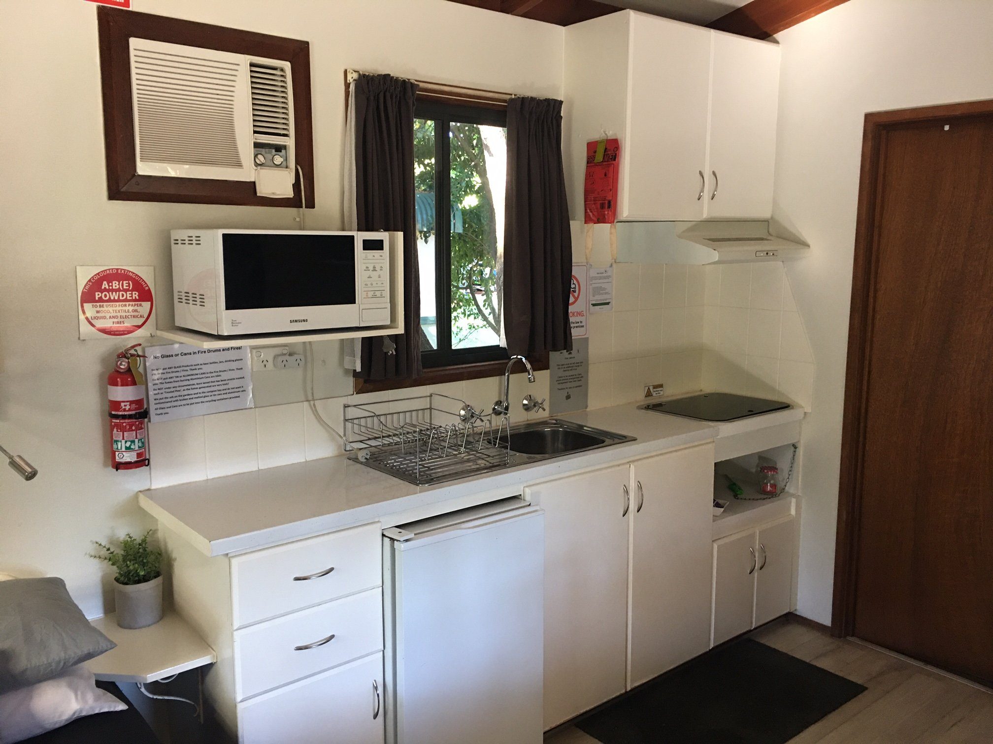 Gradys Riverside Retreat in Burrier, NSW — photo 5