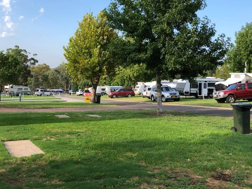 Lake Talbot Tourist Park — Narrandera, NSW
