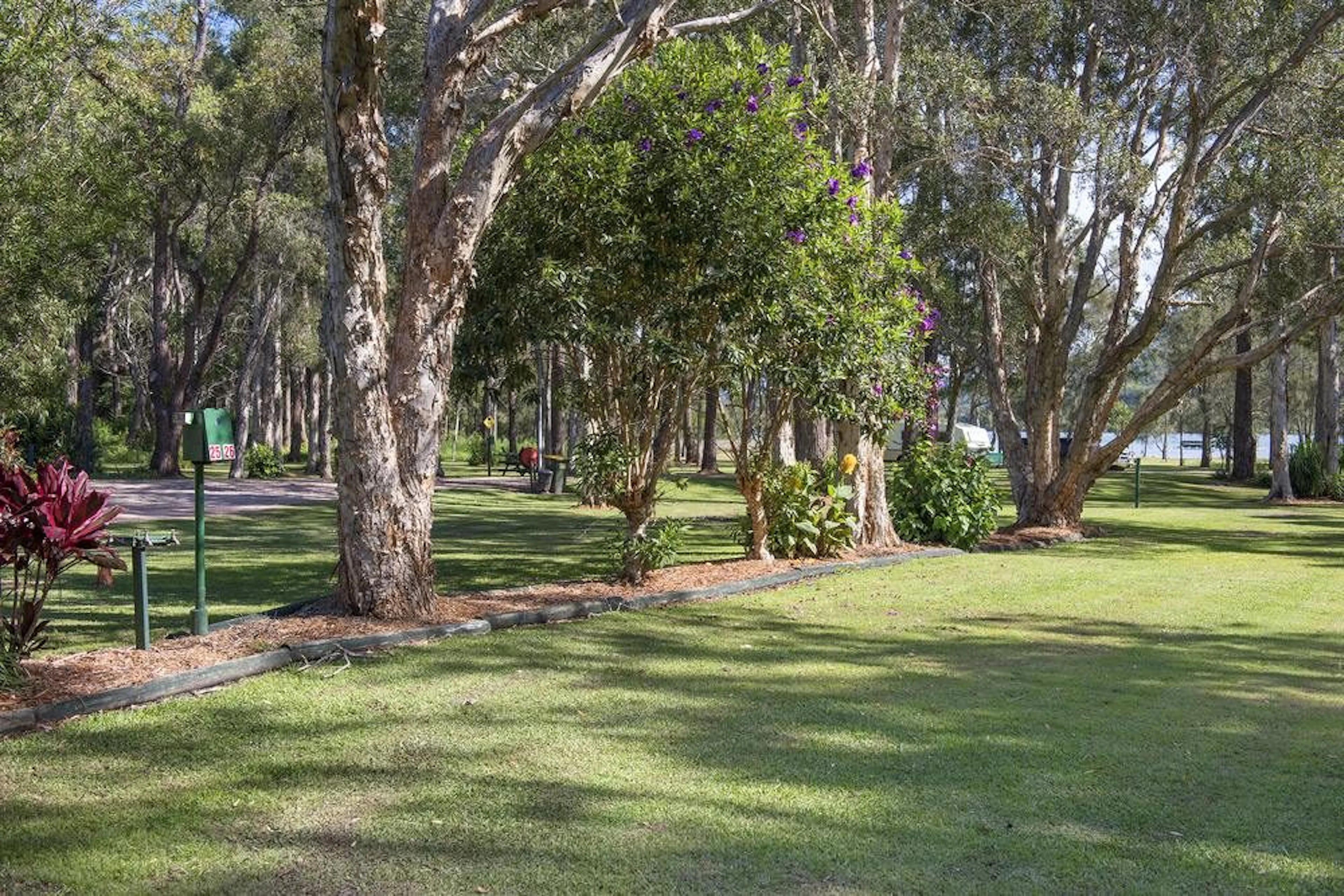 Diamond Waters Caravan Park in Dunbogan, NSW — photo 1