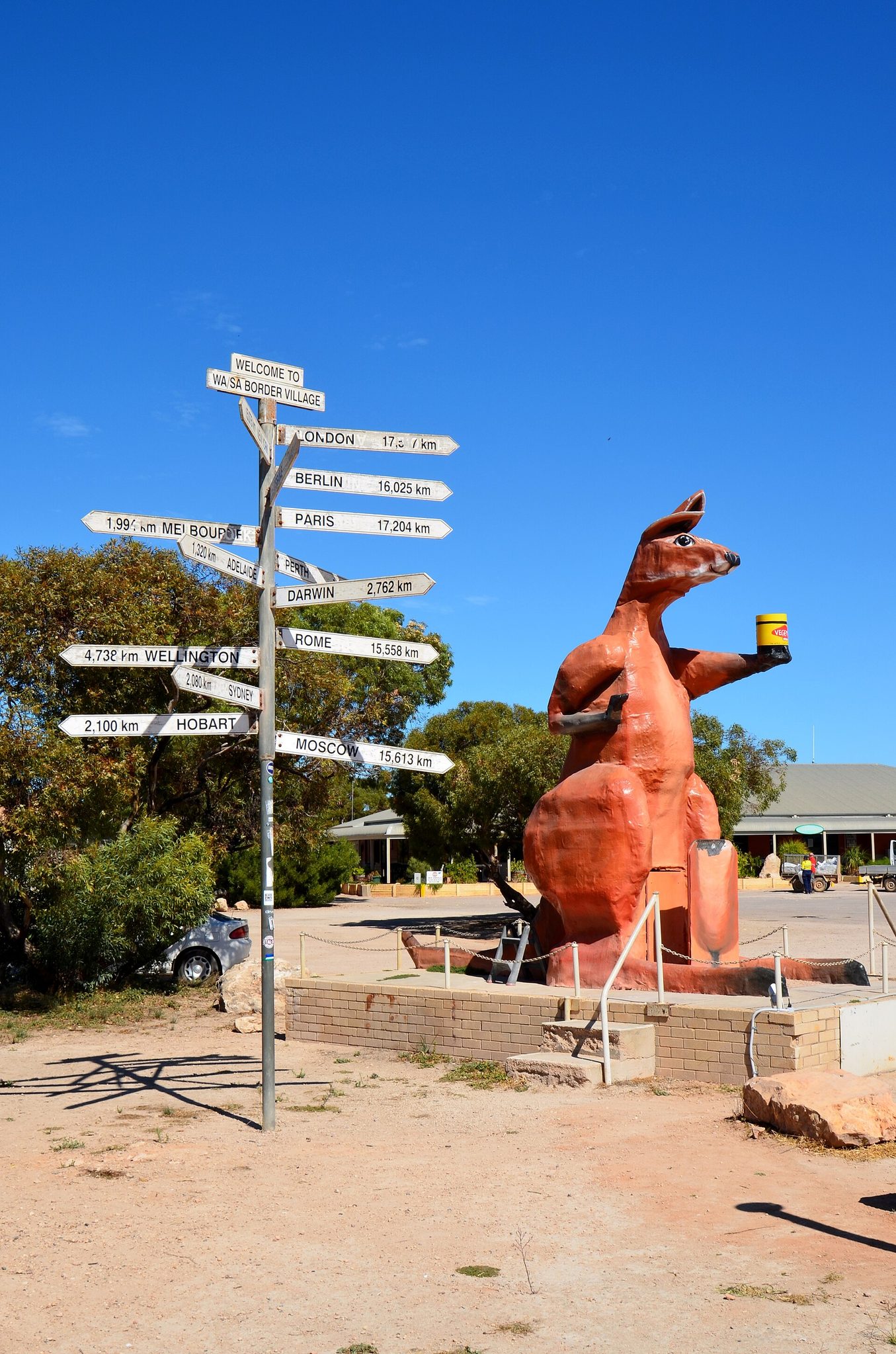 Nullarbor Roadhouse in Border Village, SA — photo 2