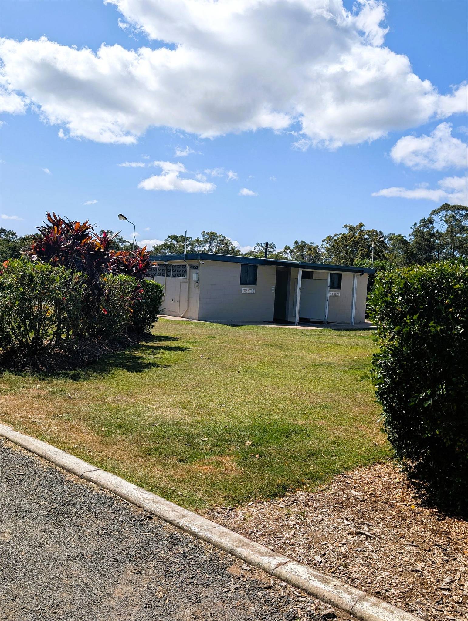 Burrum River Caravan Park in Howard, QLD — photo 3