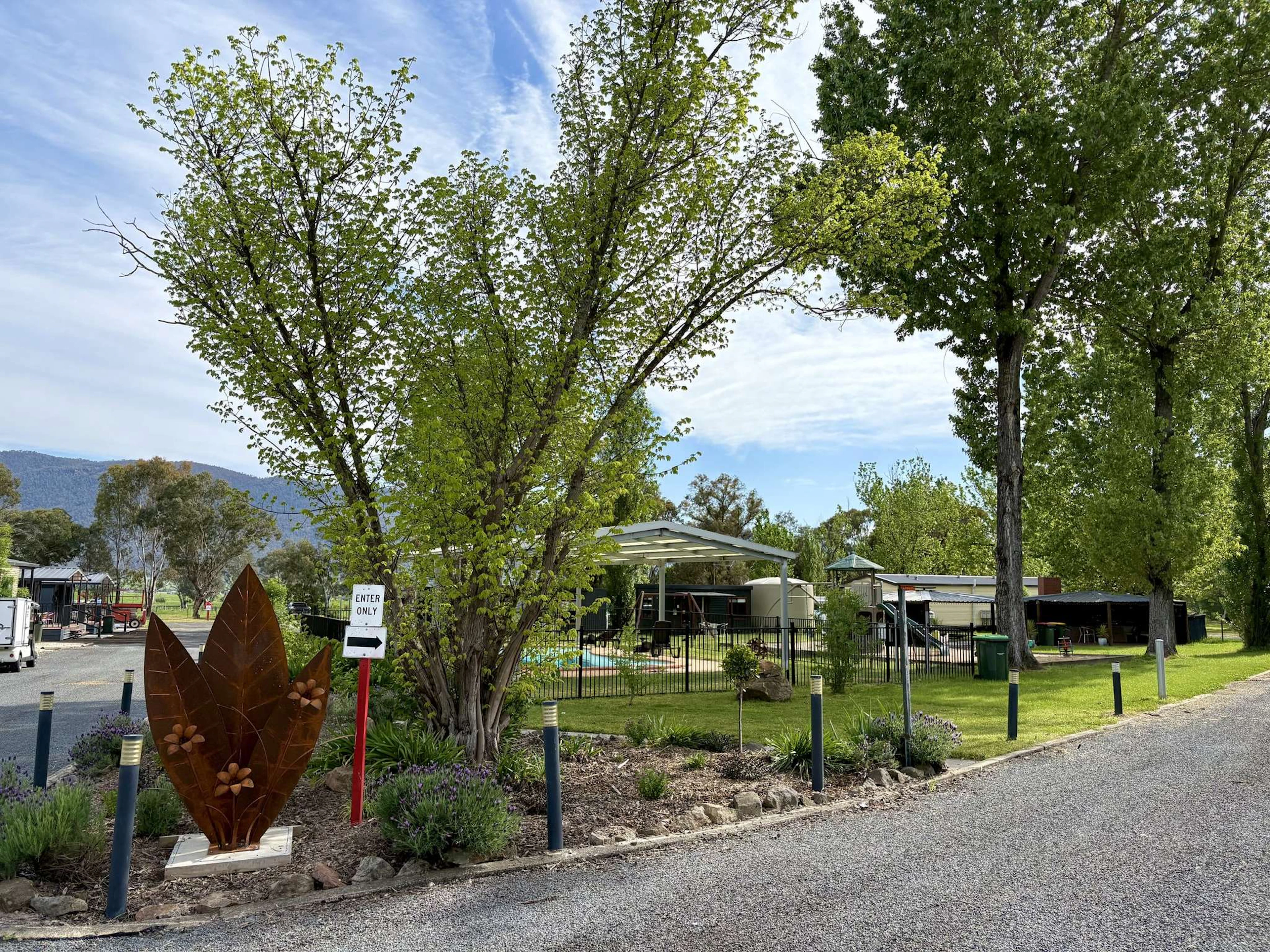 Mount Mittamatite Caravan Park in Corryong, VIC β photo 4