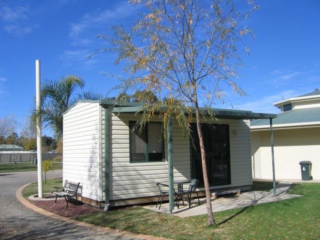 Cobram Oasis Caravan Park in Cobram, VIC — photo 3