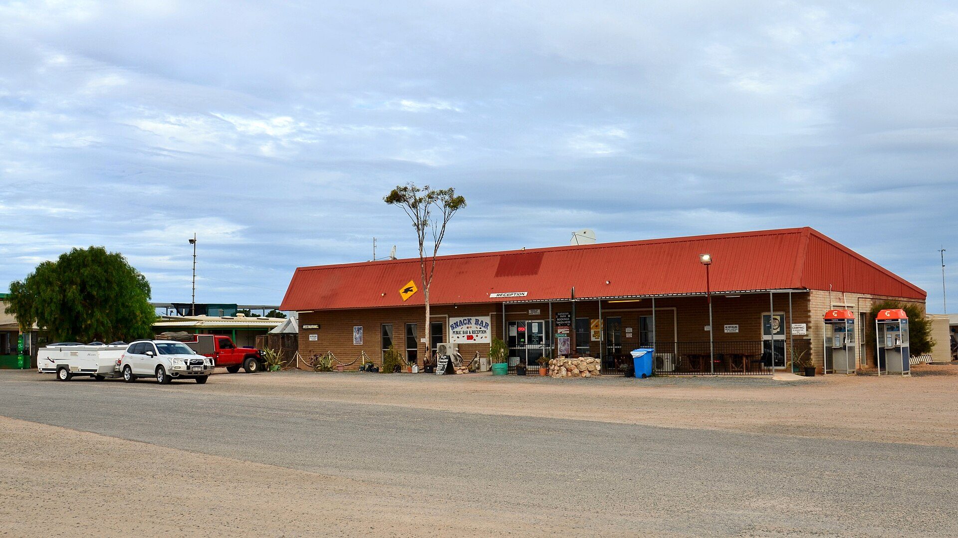 Cocklebiddy Roadhouse in Caiguna, WA — photo 1