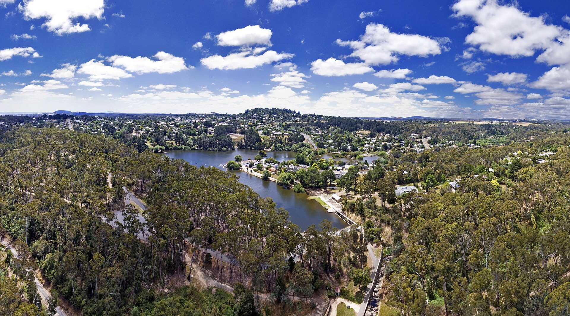 Jubilee Lake Holiday Park in Daylesford, VIC — photo 1