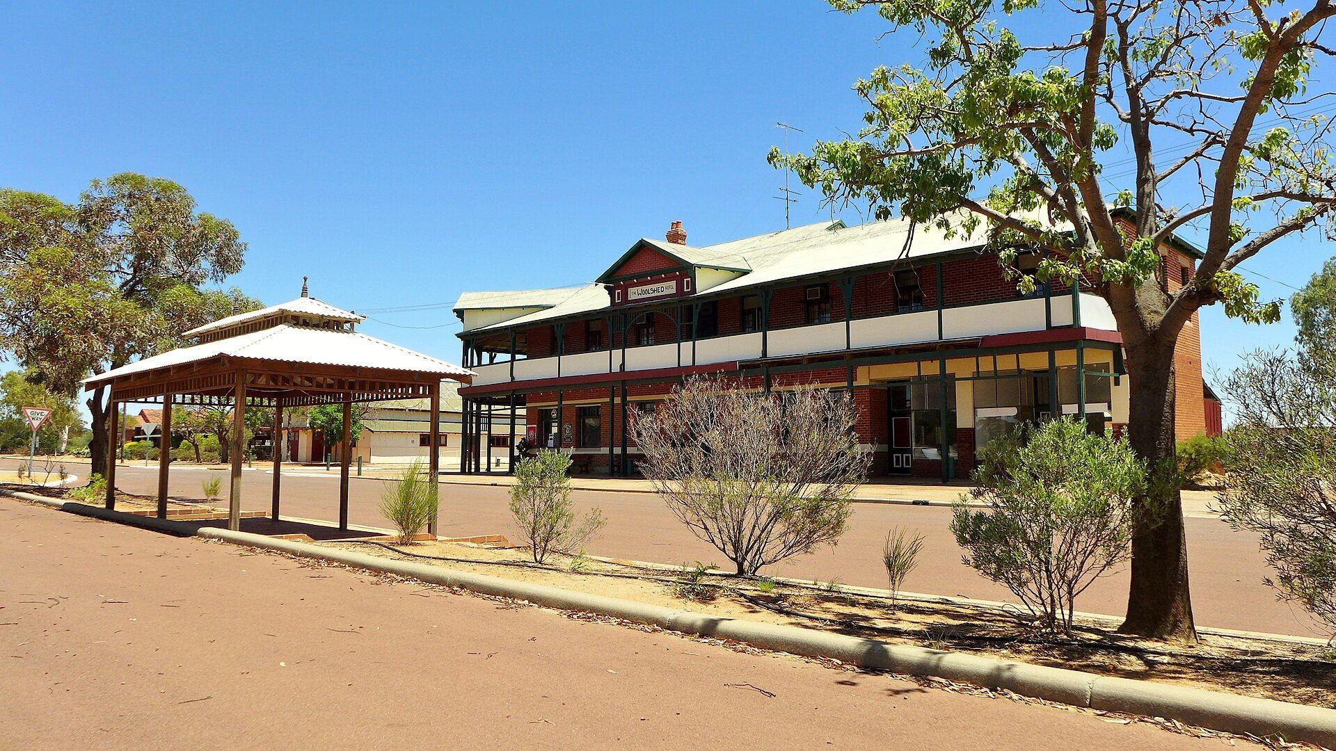 McCorry's Old Hotel BandB and Caravan Park — Nungarin, WA