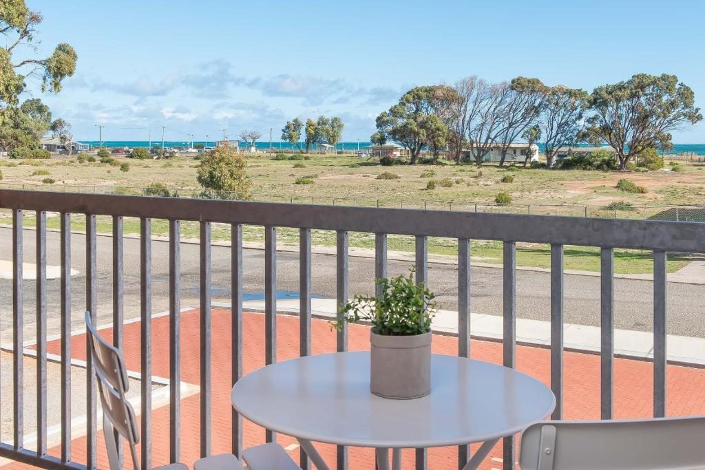 Jurien Bay Motel Apartments in Jurien Bay, WA — photo 2