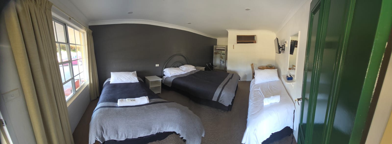 Motel Royal Tara in Binalong, NSW — photo 2