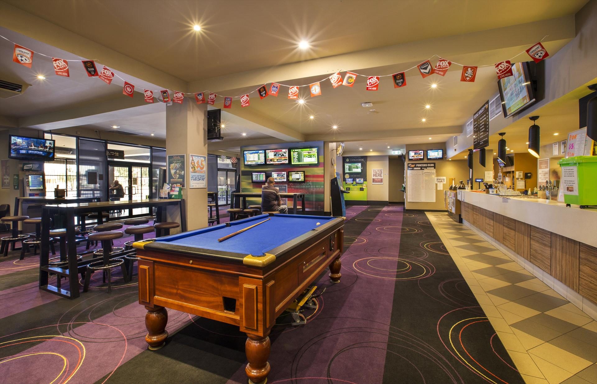 Nightcap at Glengala Hotel in Sunshine, VIC — photo 2