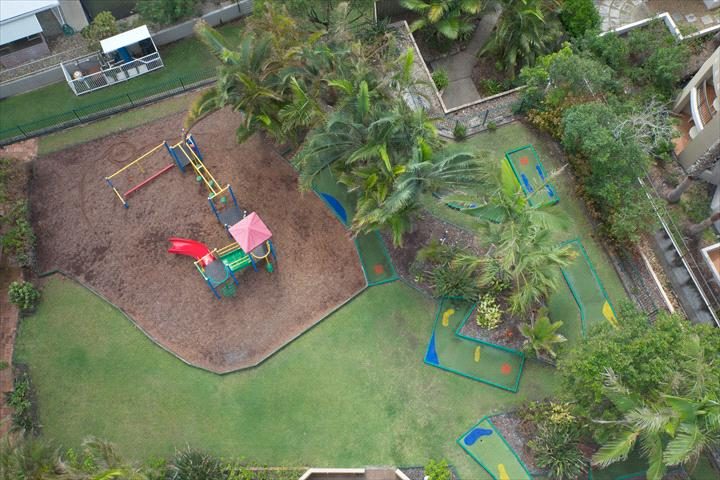Horizons Holiday Apartments in Burleigh Heads, QLD — photo 1