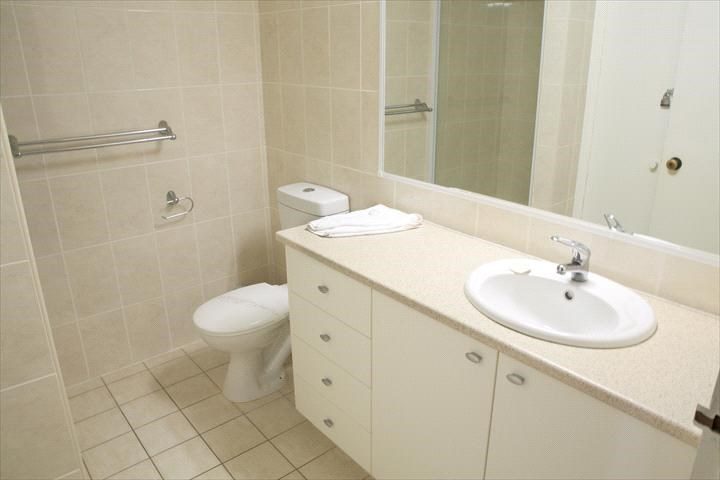 Horizons Holiday Apartments in Burleigh Heads, QLD — photo 5