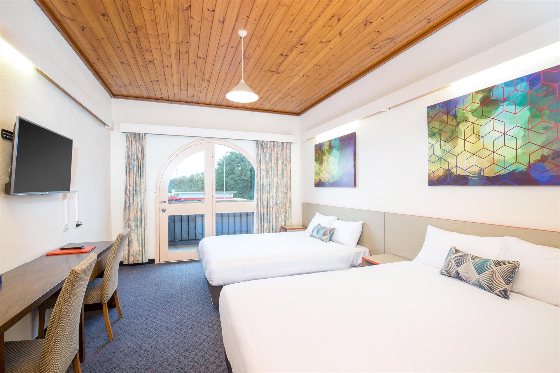 Nightcap at Federal Hotel Mt Gambier in Mt Gambier, SA — photo 5