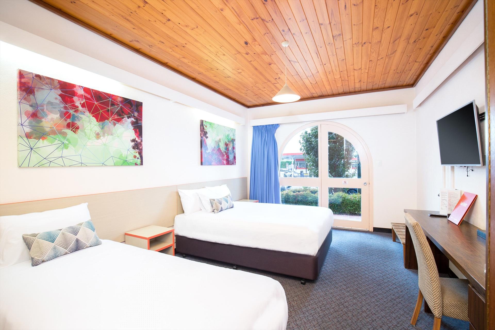 Nightcap at Federal Hotel Mt Gambier — Mt Gambier, SA