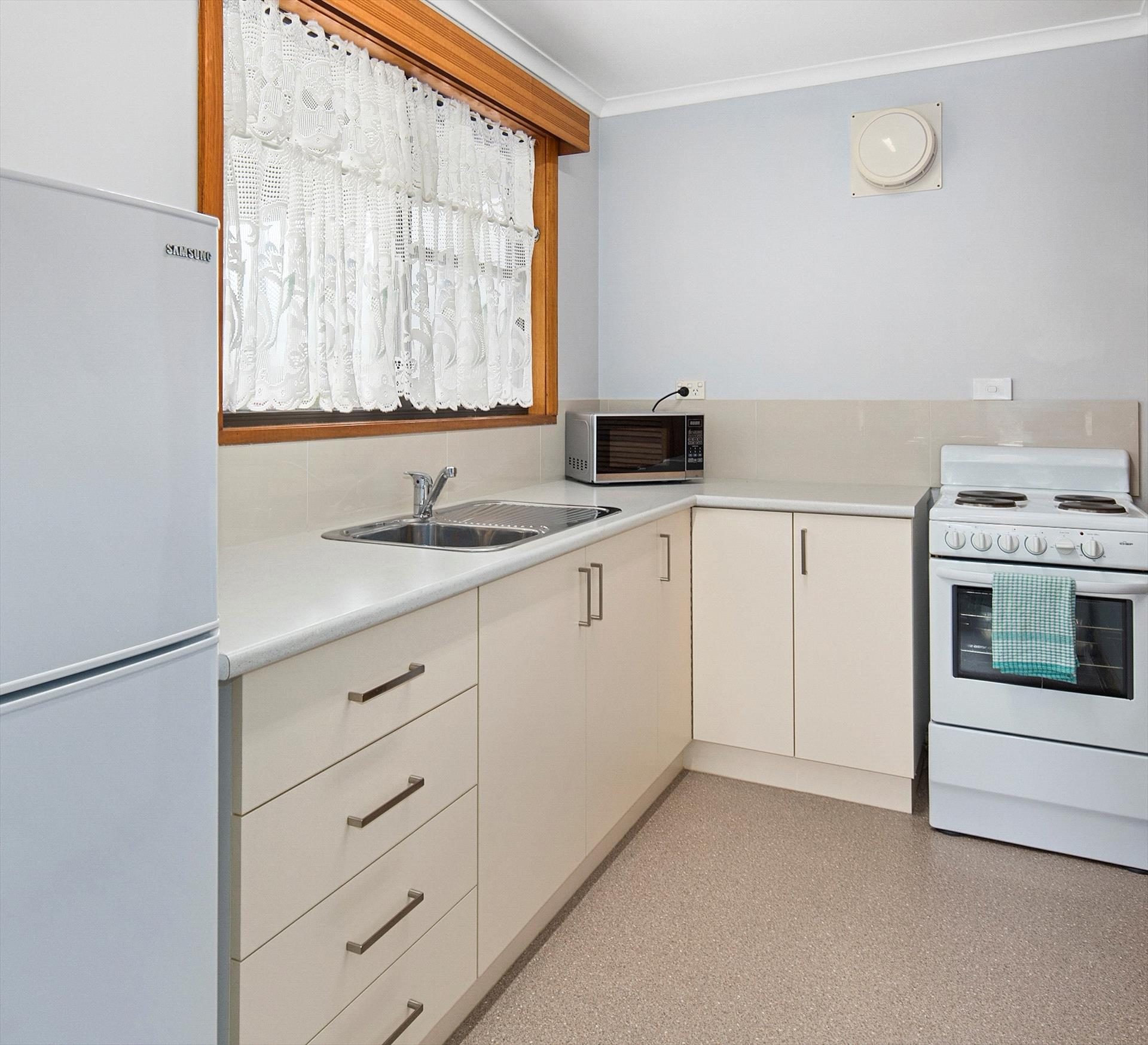 Marsden Court Apartments in Strahan, TAS — photo 4