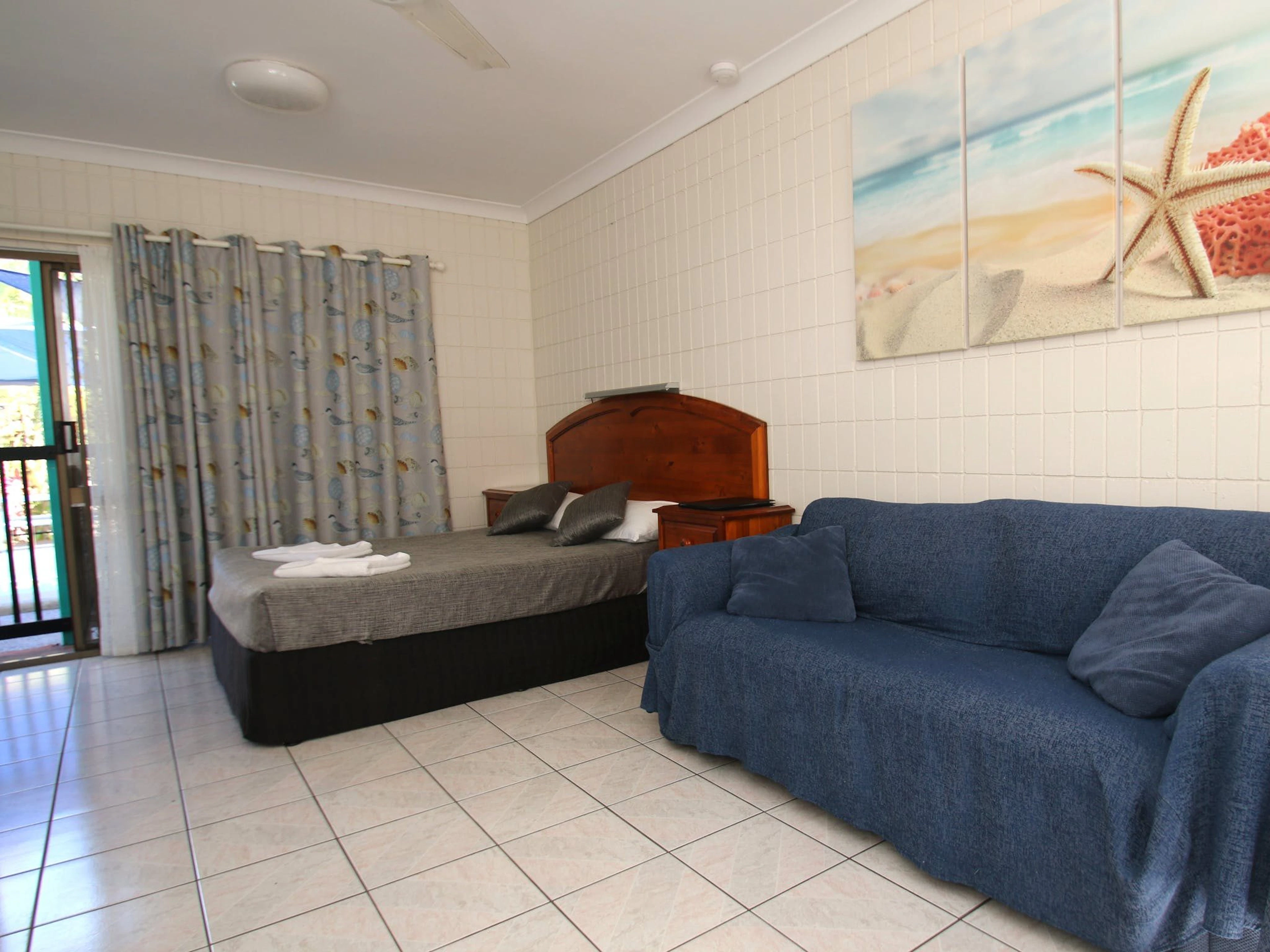 Tropical Palms Resort and 4WD Hire in Magnetic Island, QLD — photo 2