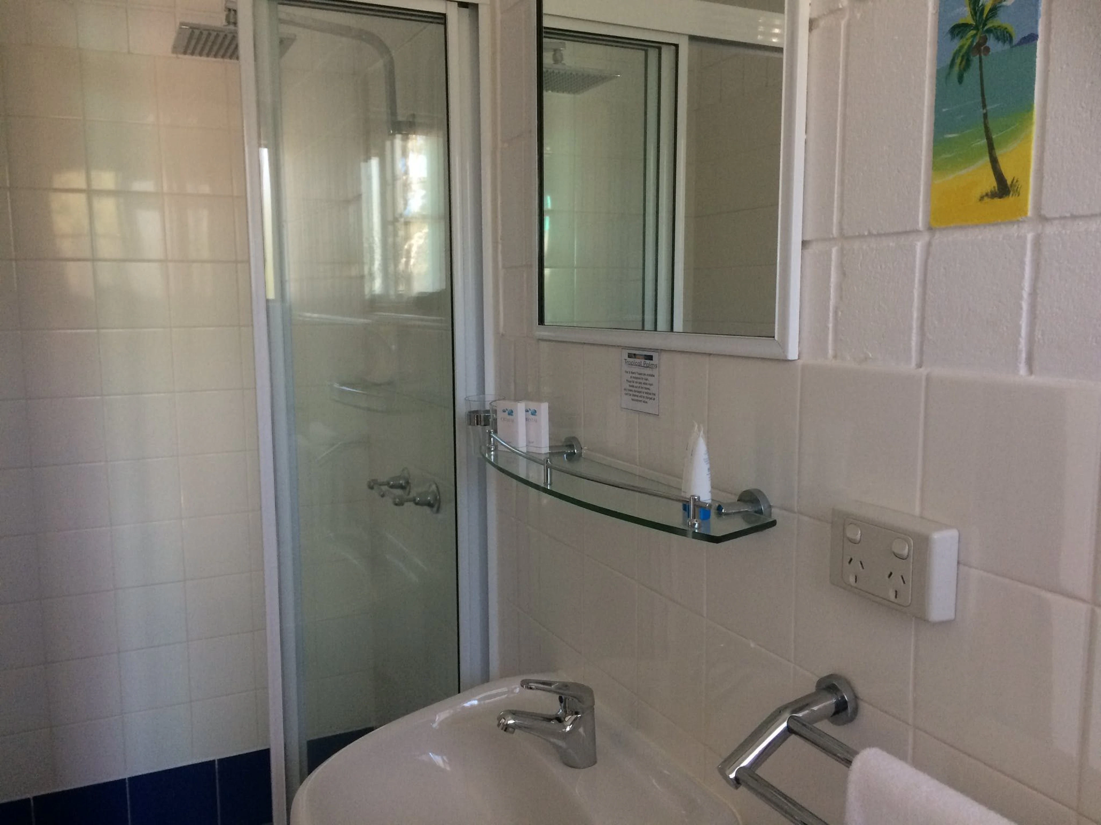 Tropical Palms Resort and 4WD Hire in Magnetic Island, QLD — photo 1