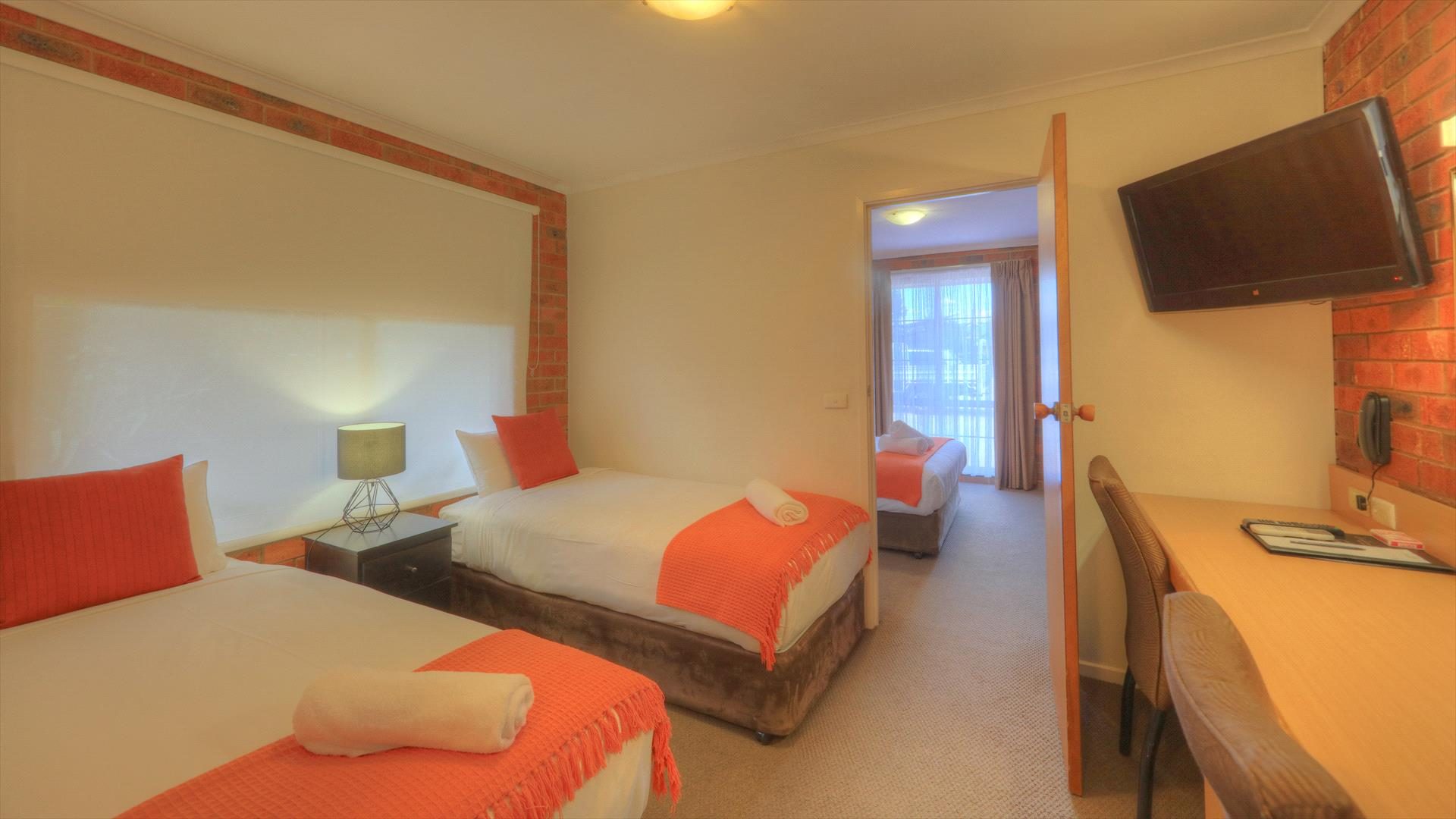 Pevensey Motor Lodge in Echuca, VIC — photo 2