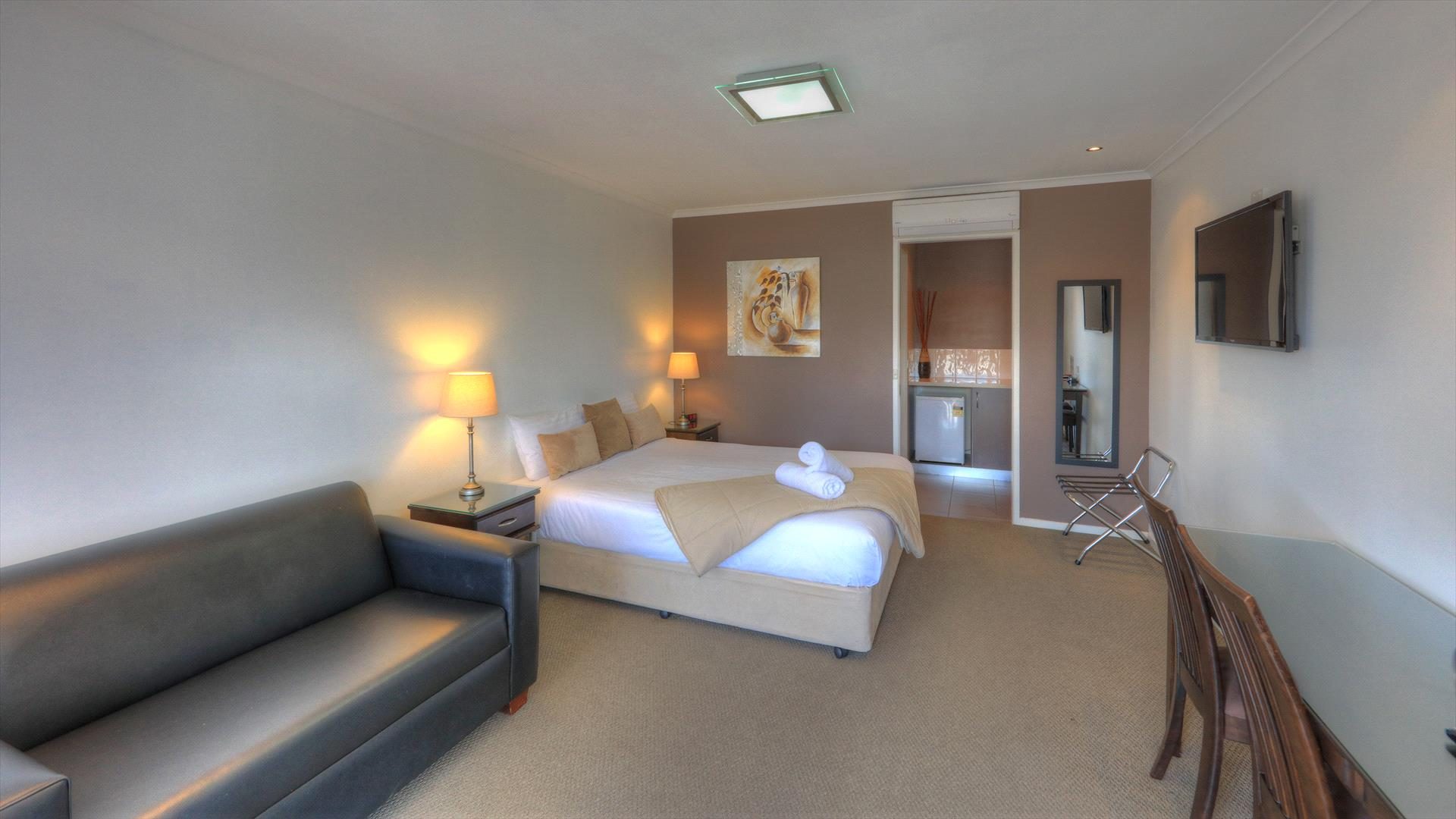 Pevensey Motor Lodge in Echuca, VIC — photo 4