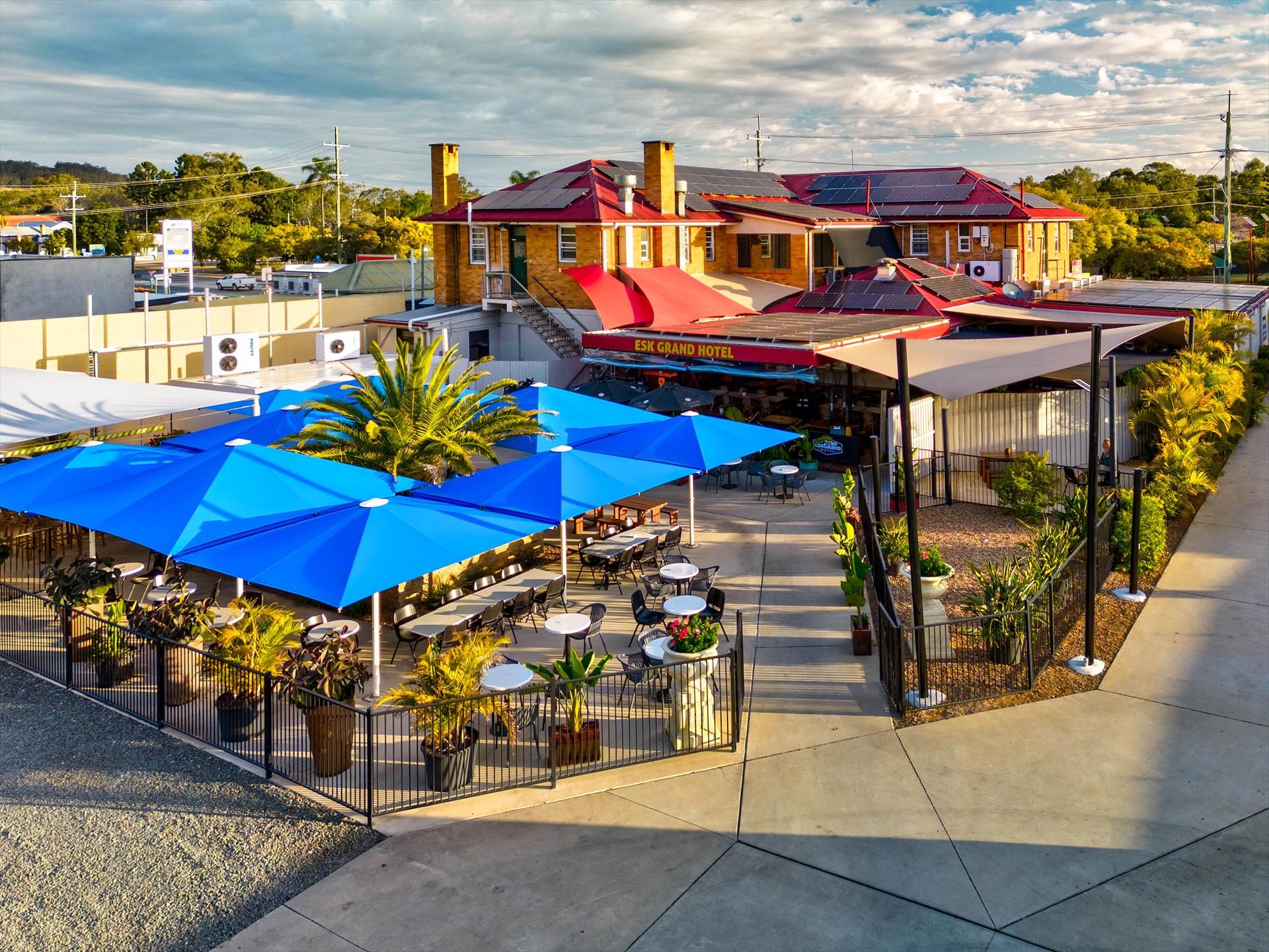 Esk Grand Hotel — Esk, QLD