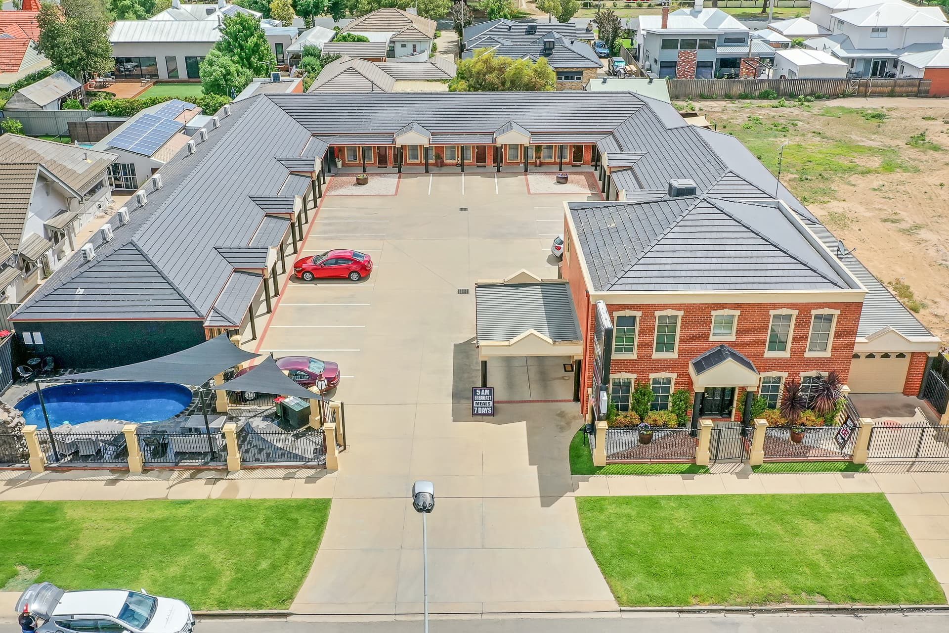 Georgian Motor Lodge — Echuca, VIC