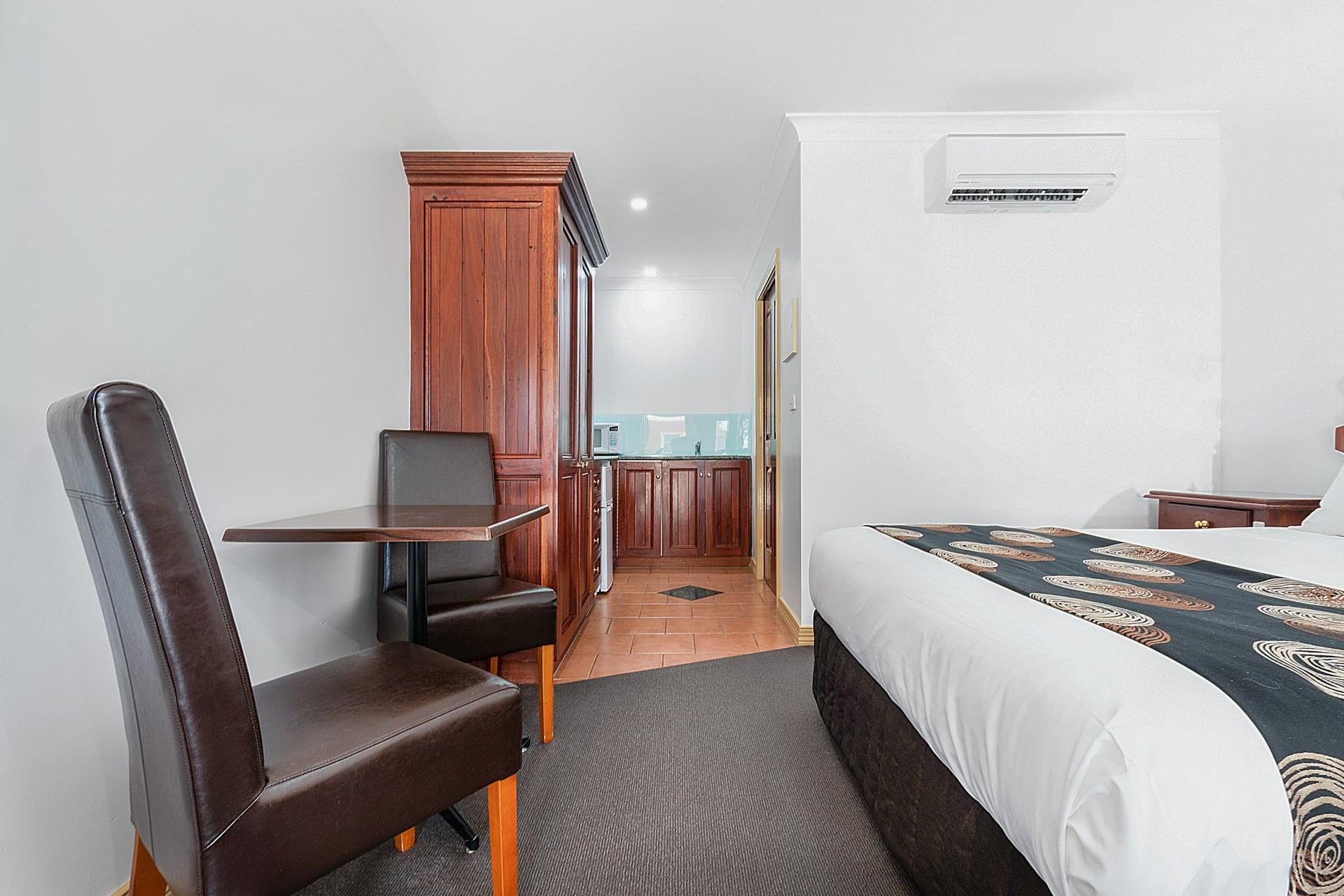 Georgian Motor Lodge in Echuca, VIC — photo 3