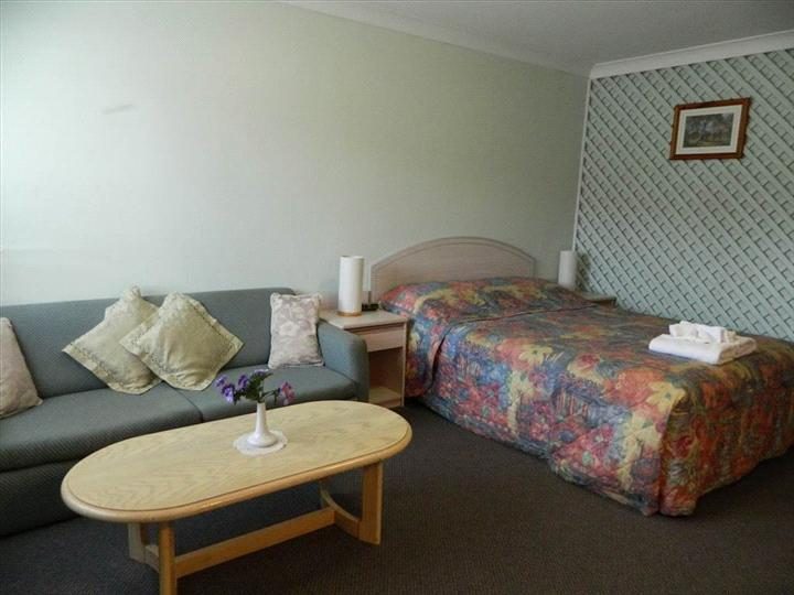 Alabaster Lodge Motor Inn in Taree, NSW — photo 3