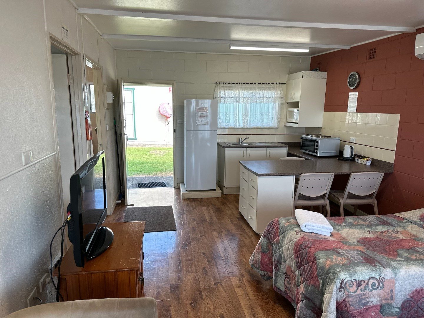 Coral Tree Lodge Tourist Park in Greenwell Point, NSW — photo 1