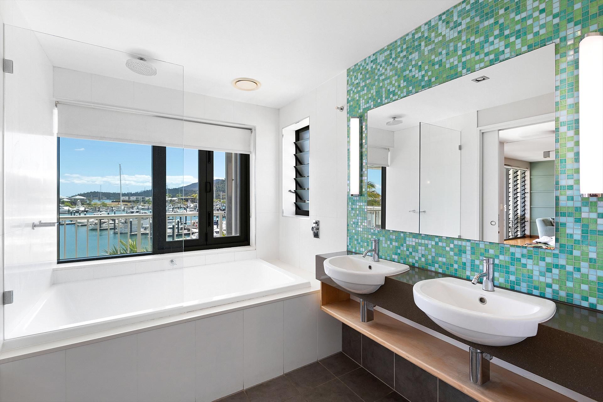 Boathouse Apartments in Airlie Beach, QLD — photo 4