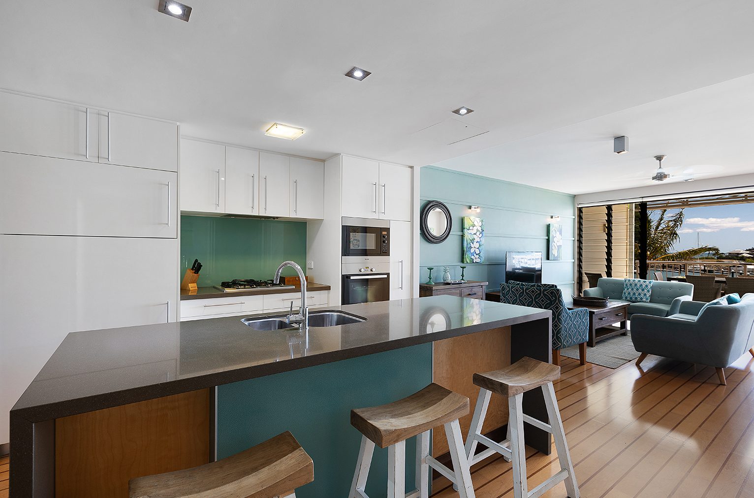 Boathouse Apartments in Airlie Beach, QLD — photo 1