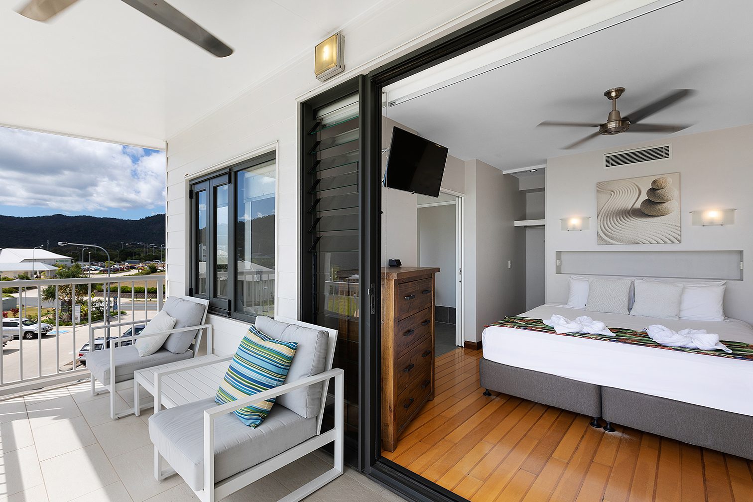Boathouse Apartments in Airlie Beach, QLD — photo 2