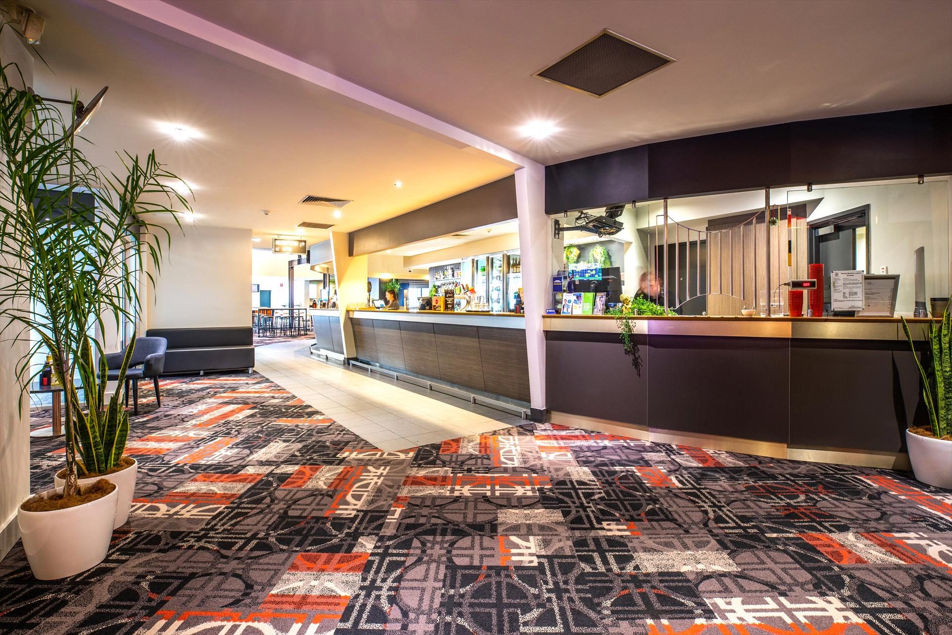 Nightcap at Finsbury Hotel in Woodville North, SA — photo 4