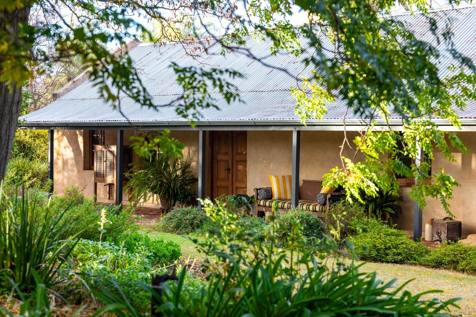 Seppeltsfield Vineyard Cottage — Greenock, SA