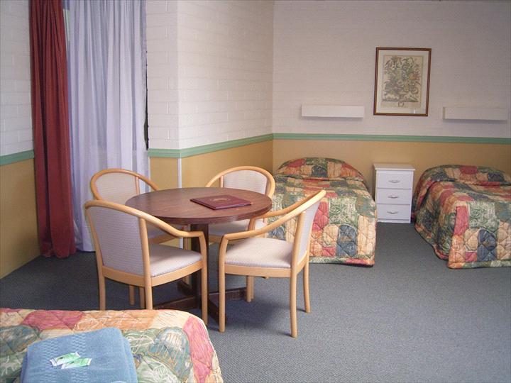 Cobram Colonial Motor Inn in Cobram, VIC — photo 1